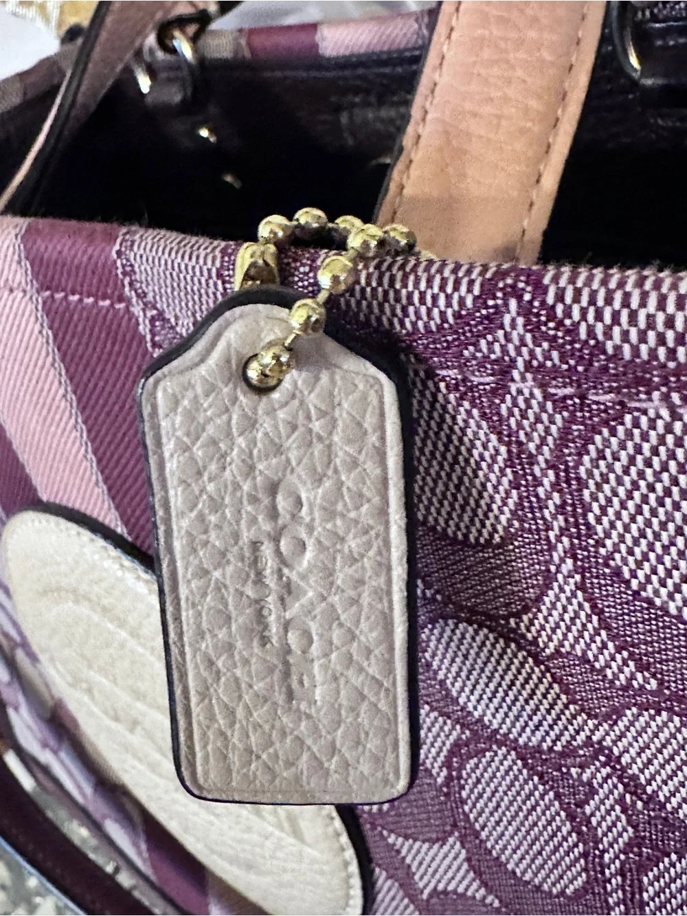 EUC Coach Dempsey Tote 22 - Picture 3 of 6